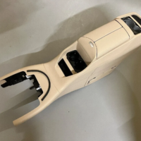 ORIGINAL-Mercedes-Benz-V-Class-refrigeratorcooling-compartmentcenter-console-beige-1.png