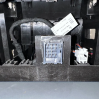 ORIGINAL-Mercedes-Benz-V-Class-refrigeratorcooling-compartmentcenter-console-beige-3.png